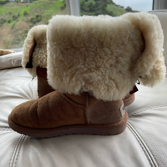 UGG Women's Tan and Cream Sheepskin Slippers - Picture 3 of 10